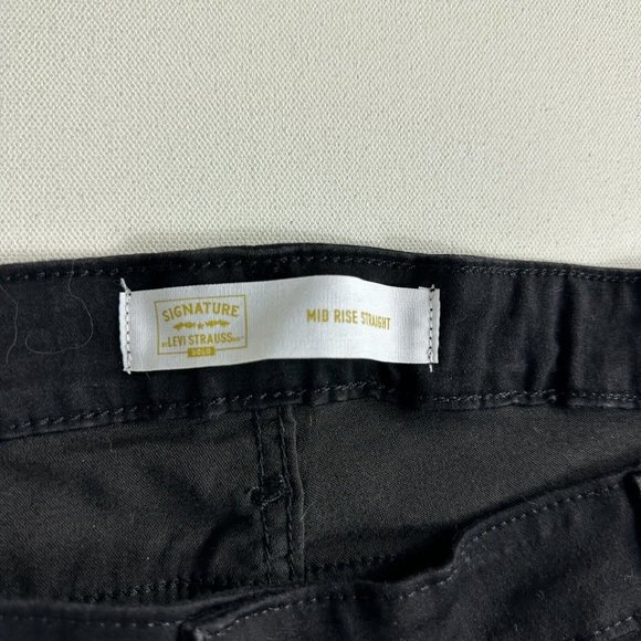 Levis Strauss Signature Stretch Mid Rise Straight Leg Jeans Pants Women Size 28L - Picture 7 of 8